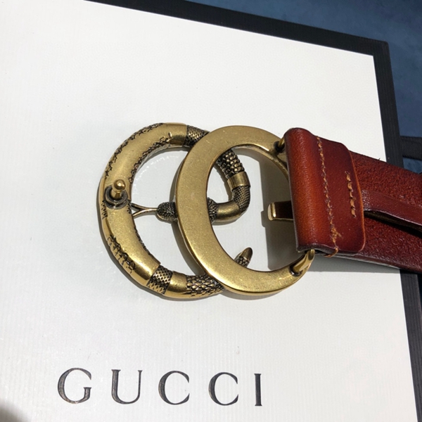 スーパーコピーグッチベルト着用イメージ